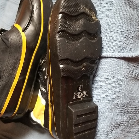 Boots for snow - Picture 2 of 2